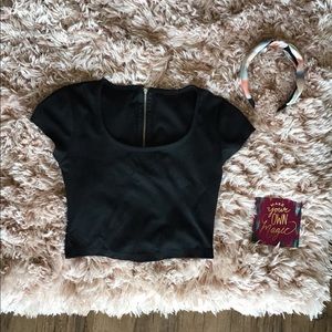 Black Zip-Up Crop Top✨